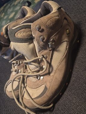 Columbia Men's Tan/Brown Suede Hiking Boots